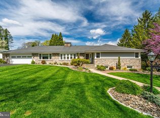 1617 Farr Rd, Wyomissing, PA 19610