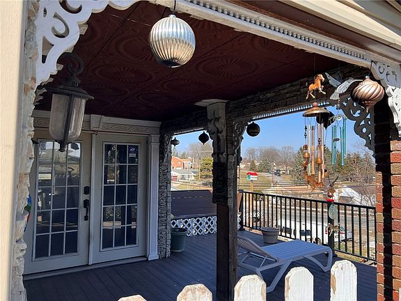 2nd image of 404 Triangle Dr