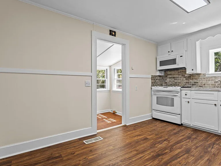 201 E Barrett St — Photo 13