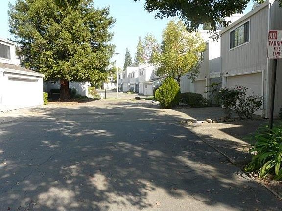2nd image of 5610 Victoria Ln