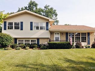 200 W Helen Rd, Palatine, IL 60067