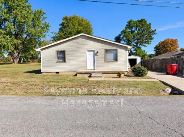 106 Dickerson Ln, Hopkinsville, KY 42240