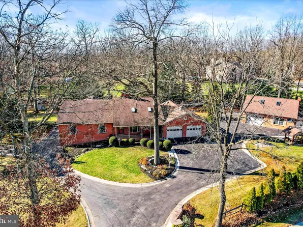 320 Dubs Church Rd, Hanover, PA 17331