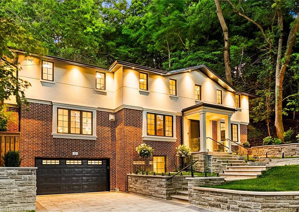 1st image of 52 Roxborough Dr