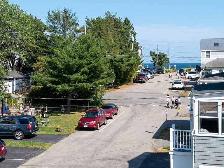 17 Tunis Ave #17 — Photo 25