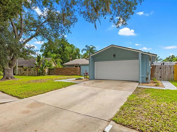 3rd image of 15917 Country Farm Pl