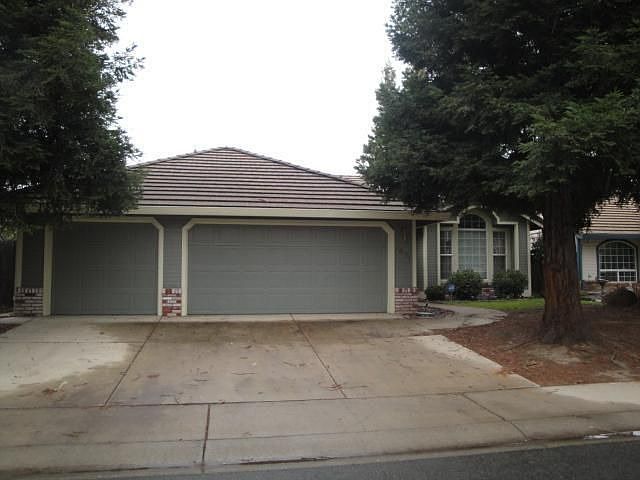 1st image of 2471 Drummond Dr