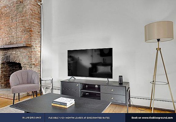 5th image of 231 Kent Ave #1