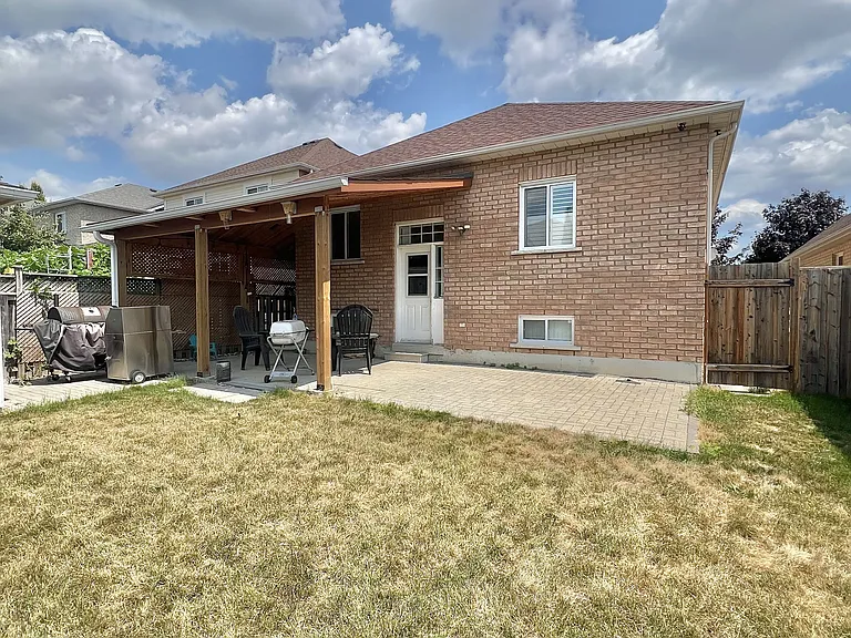 88 Baycliffe Dr — Photo 25