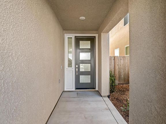 3rd image of 1950 Kelly Ln