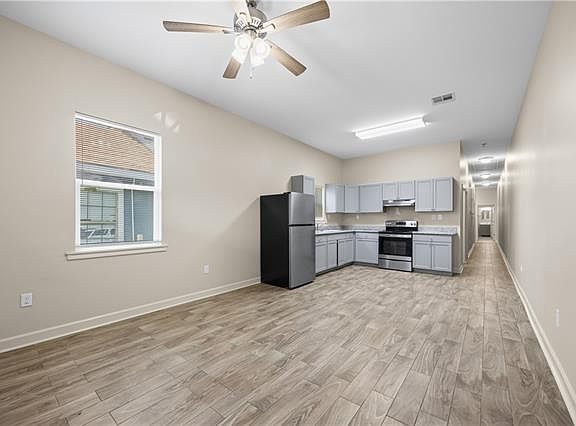 4th image of 2223 New Orleans St