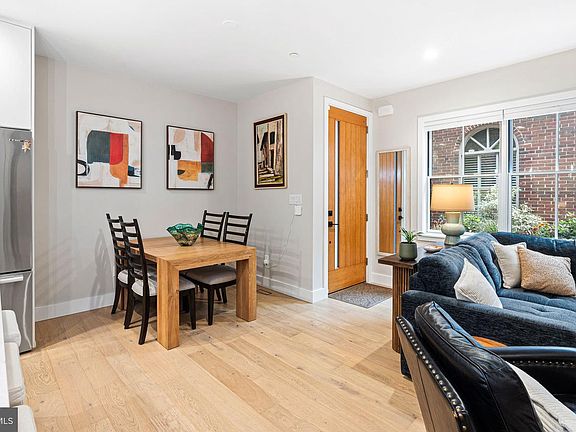 4th image of 1215 Addison Walk