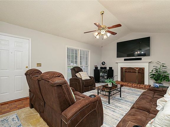 4th image of 5216 Glendora Ct