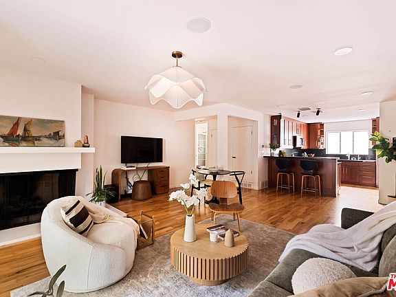 2nd image of 281 S Barrington Ave APT C2