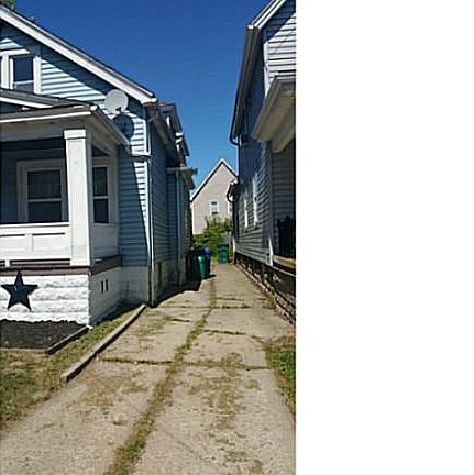 3rd image of 176 Royal Ave