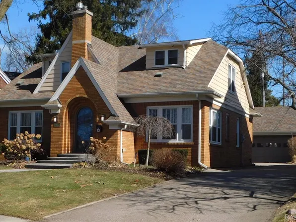 1613 Woodlawn Park Dr, Flint, MI 48503