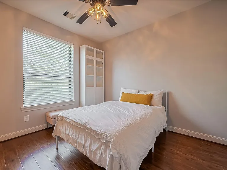 2808 Saint Emanuel St — Photo 14