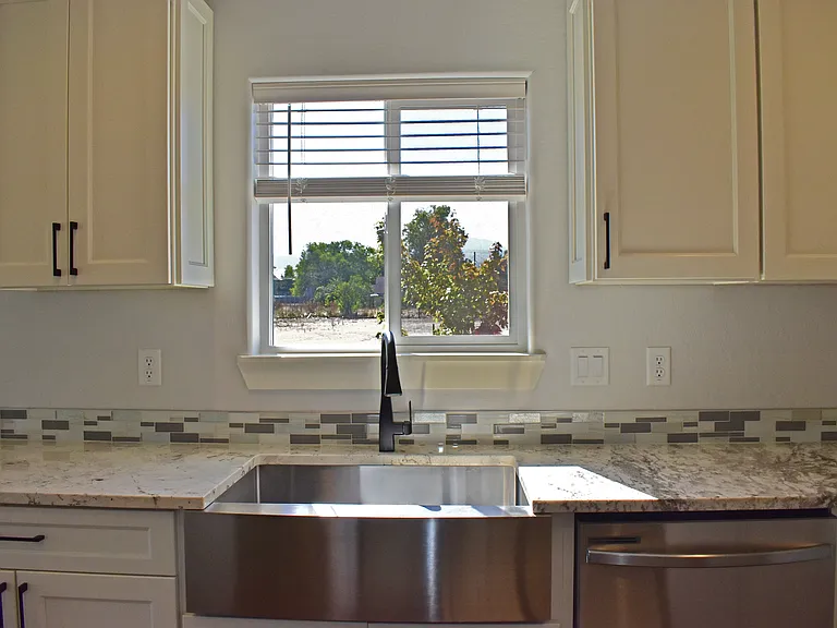 1033 Vick Ln — Photo 9