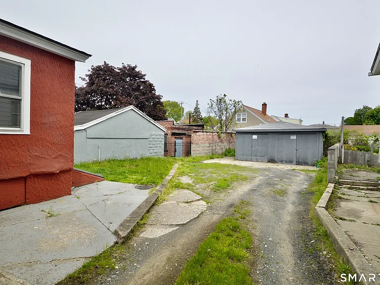 2310 Barnum Ave #1 — Photo 15