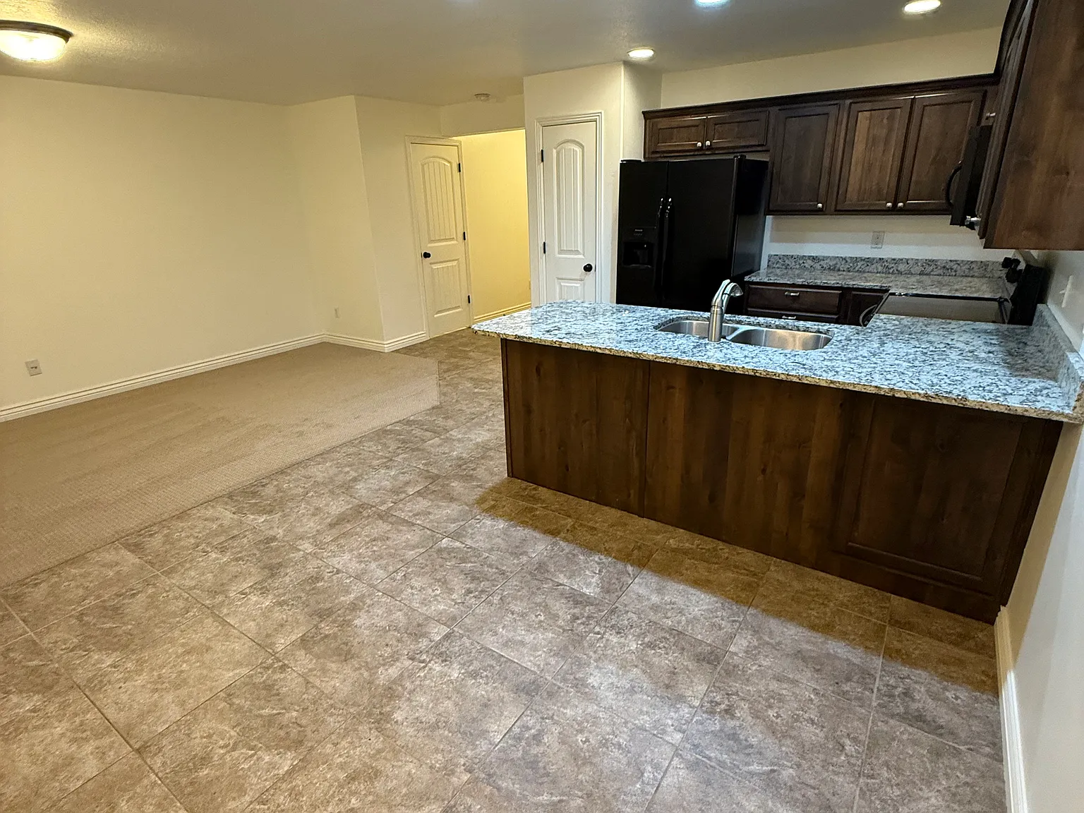3 bed, 2.5 bath, 1425 sqft, $1,995 — Photo 3