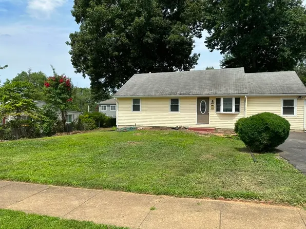 1803 Anderson Rd, Falls Church, VA 22043