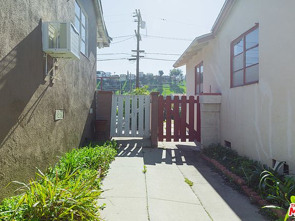 5th image of 4838 Zella Pl