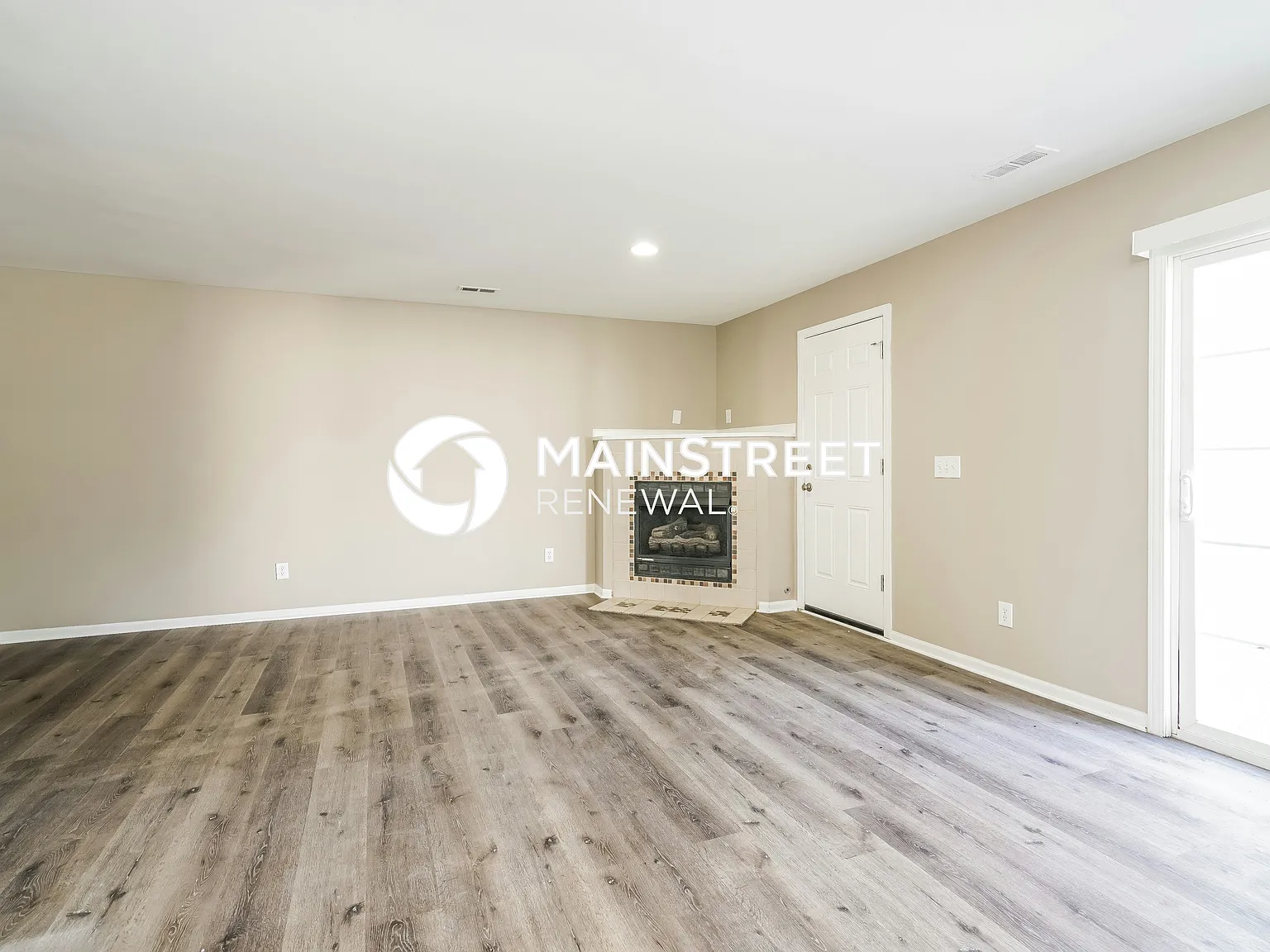 4396 Alameda Dr — Photo 4