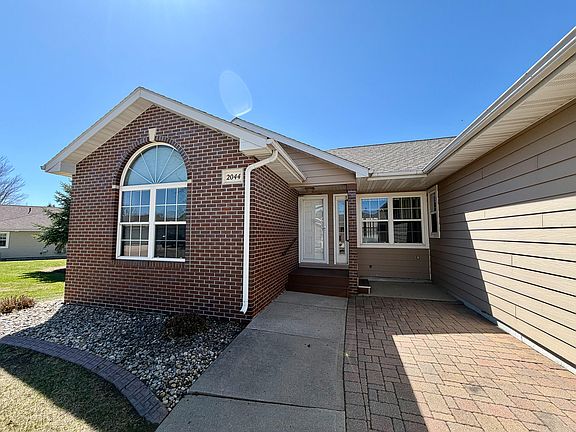 3rd image of 2044 Arbor Rdg