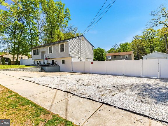 2nd image of 1911 Normandy Ave