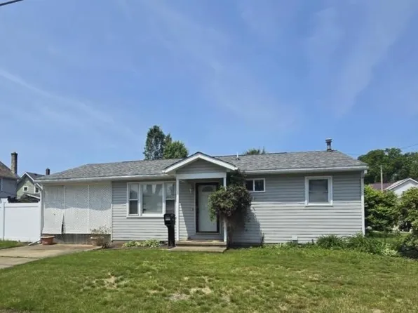 416 2nd Dr NE, New Philadelphia, OH 44663