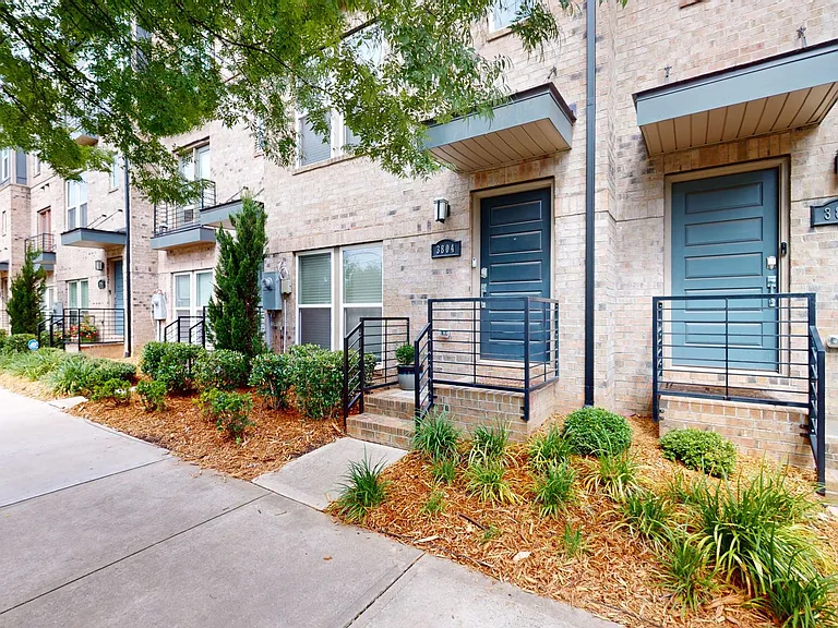 3804 Sky Haven Dr — Photo 3