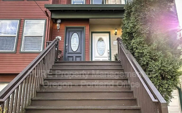 310 NE Morris St — Photo 3
