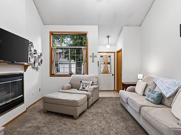 5th image of 9966 Fillmore St NE