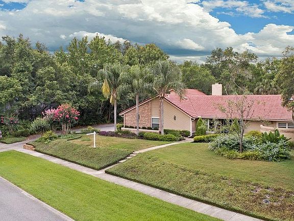 3rd image of 382 Woodstead Cir