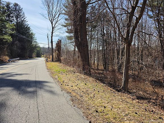3rd image of 6 Willow Road