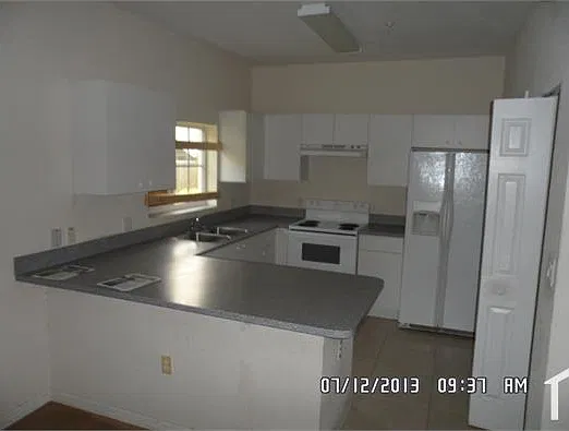 3 bed, 1400 sqft, $3,000 — Photo 2