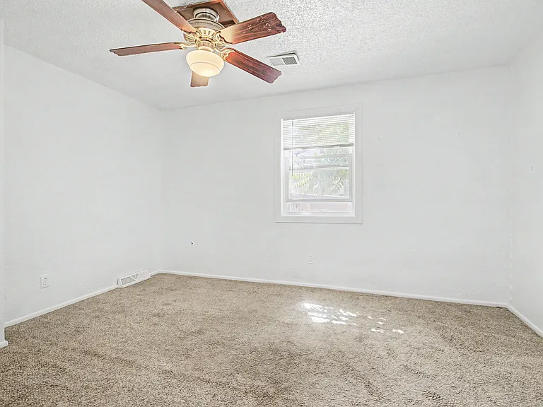 5606 W 17th Ave — Photo 18