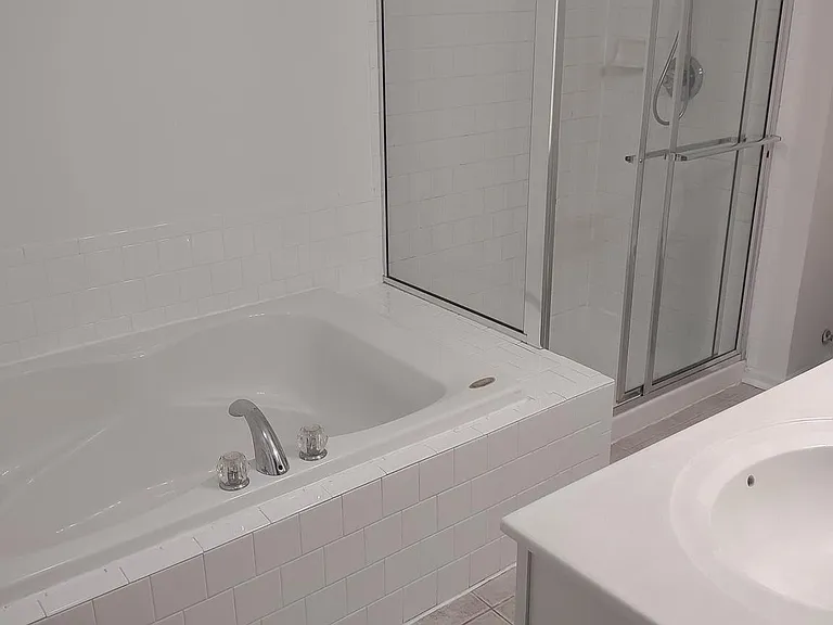 16604 Eastview Ter — Photo 22