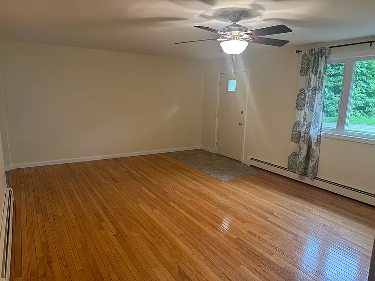 70 Broad Meadow Dr — Photo 6