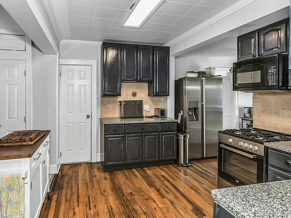 3rd image of 414 E Olive Street
