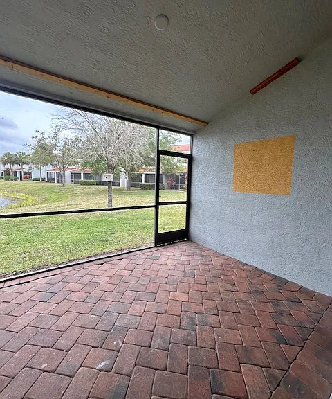 14732 Sutherland Ave — Photo 53
