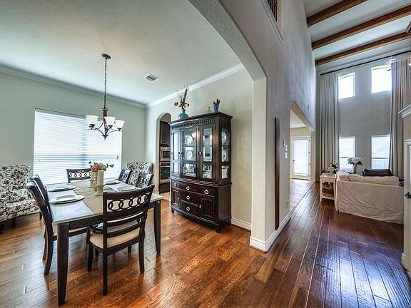 5th image of 843 Coastal Ct