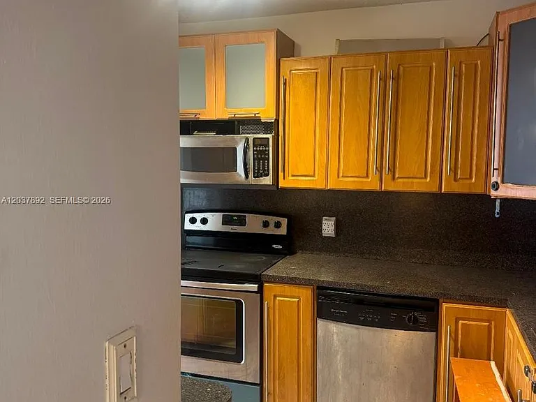 2025 NE 164th St #307 — Photo 15