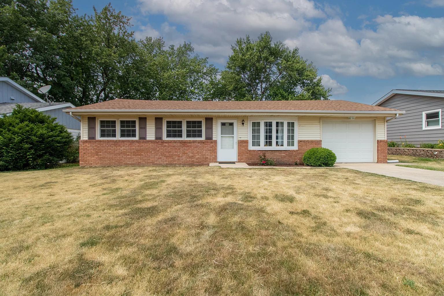 1812 Jacobssen Dr photo 1