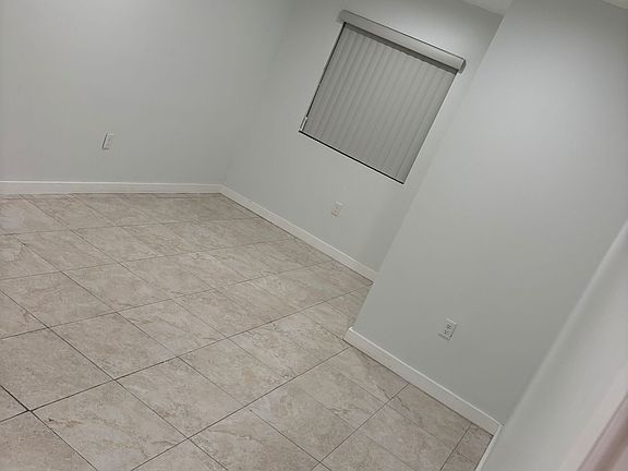5th image of 780 E 9th St
