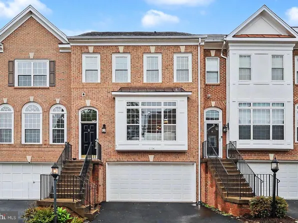 5728 Governors Pond Cir, Alexandria, VA 22310
