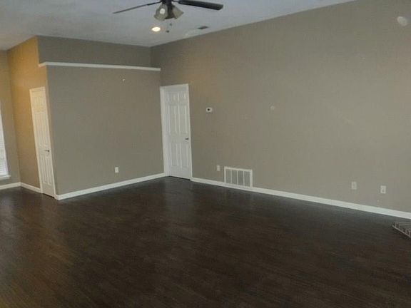 3rd image of 1208 Eastfield Dr