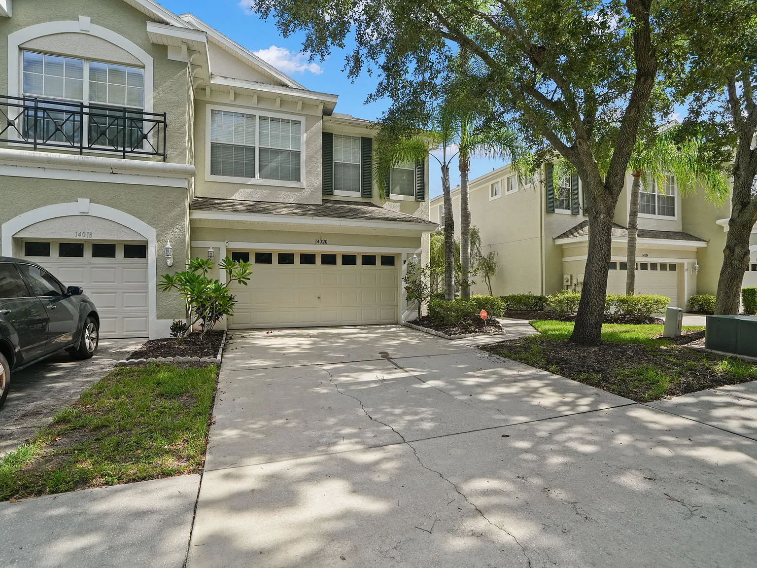 3 bed, 2.5 bath, 2149 sqft, $3,200 — Photo 2