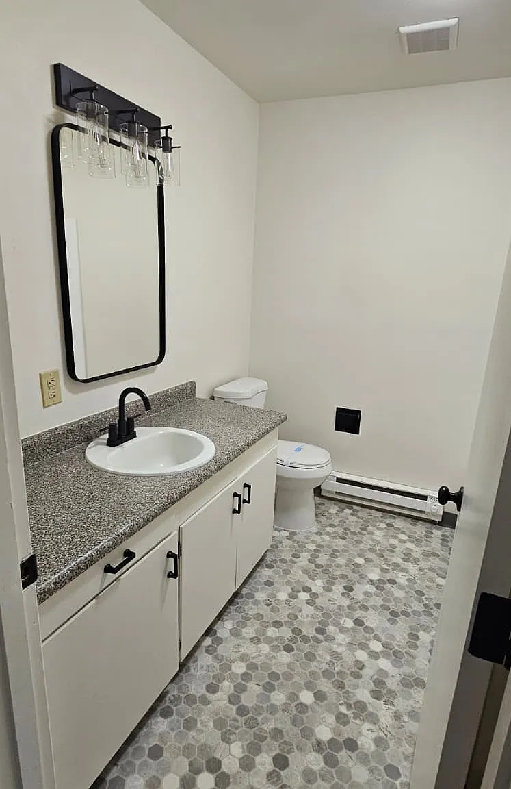 2 bed, 800 sqft, $1,600 — Photo 4