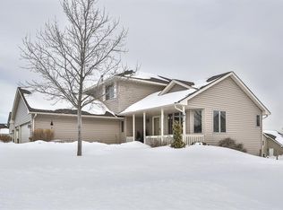 3345 Hartford Rd, Woodbury, MN 55125